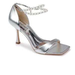 Badgley Mischka Size 8 Metallic Silver Heels with Pearl Accents